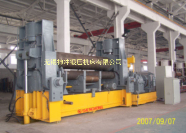SW11SNC-40X3000上輥萬(wàn)能式三輥卷板機(jī)2.jpg